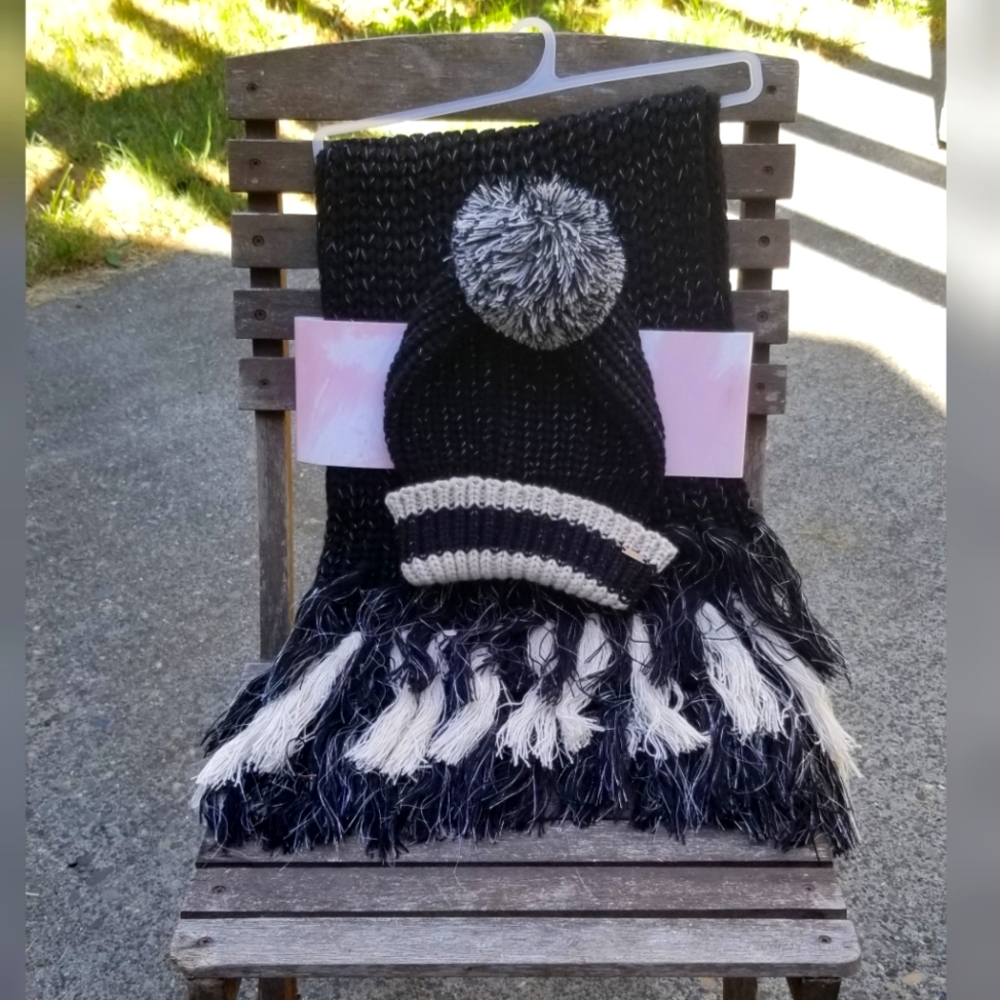 NWT Jessica Simpson Hat and Scarf set
